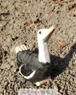 Figurine Autruche en bois noire et blanche - Wudimals