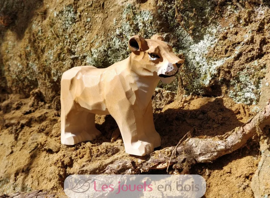 Figurine Lionne en bois, beige marron - Wudimals