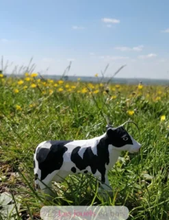 Figurine Vache noire et blanche en bois - Wudimals