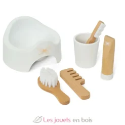 Pot et accessoires en bois pour poupée - By Astrup