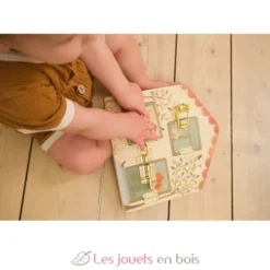 Tableau d'activités en bois avec loquets - Egmont Toys