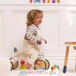 Tricycle en bois arc-en-ciel - Le Toy Van